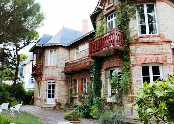 Appartement T2 Lumineux Avec Terrasse Et Vue Mer, à Pied *